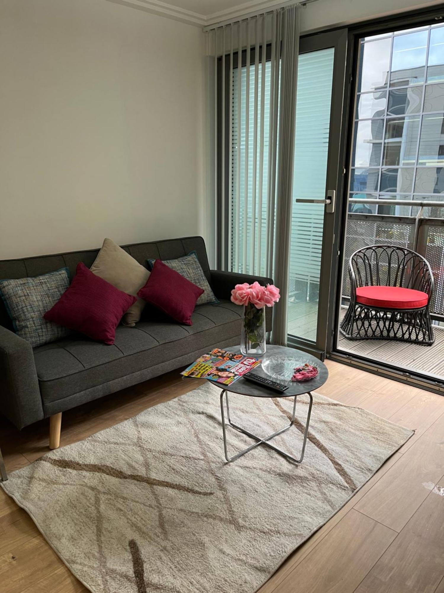 ロンドンNorth Acton Flatアパートメント エクステリア 写真
