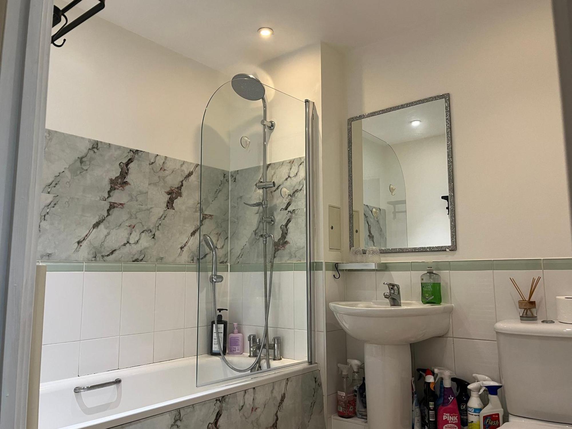 ロンドンNorth Acton Flatアパートメント エクステリア 写真