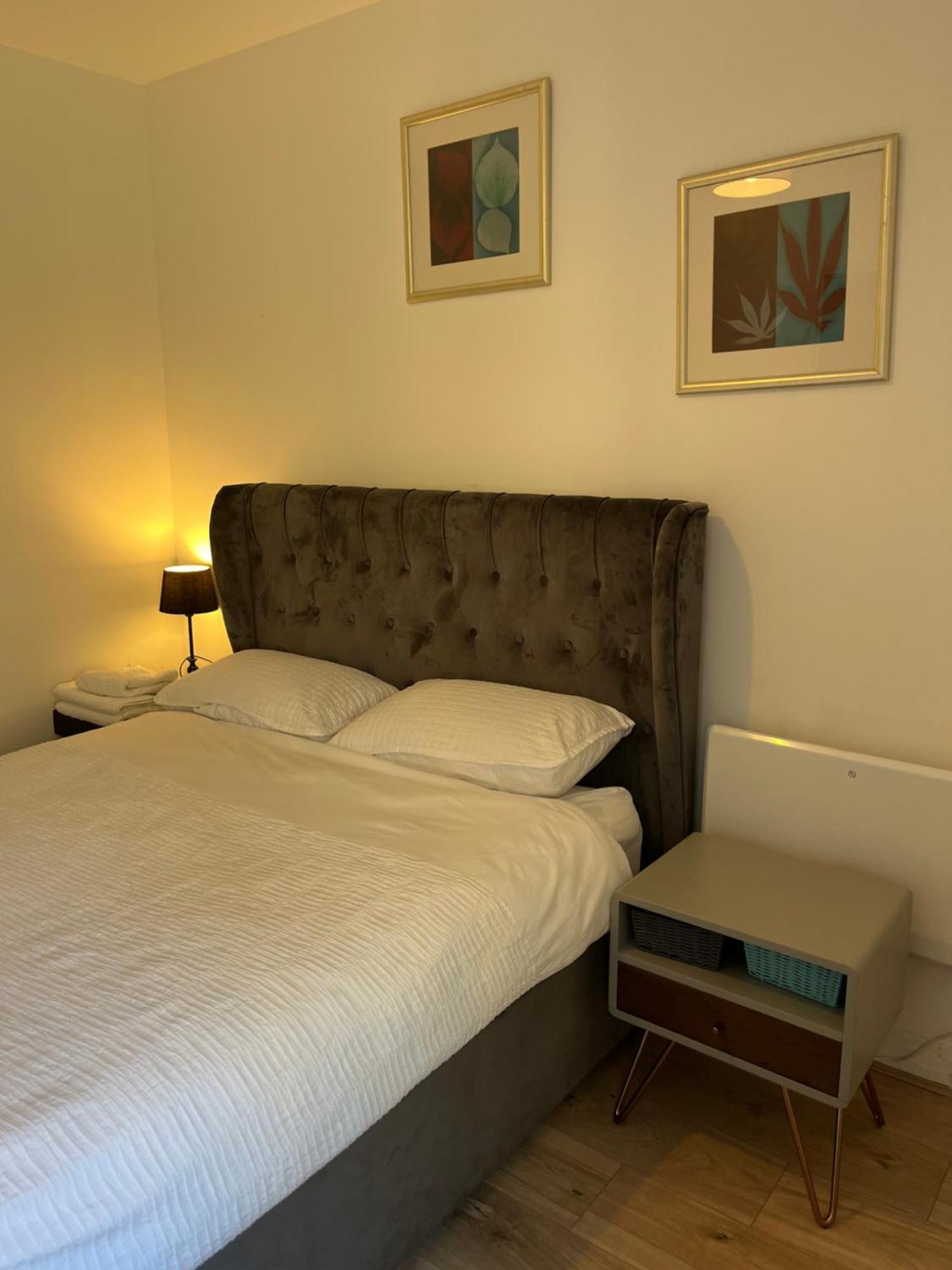 ロンドンNorth Acton Flatアパートメント エクステリア 写真